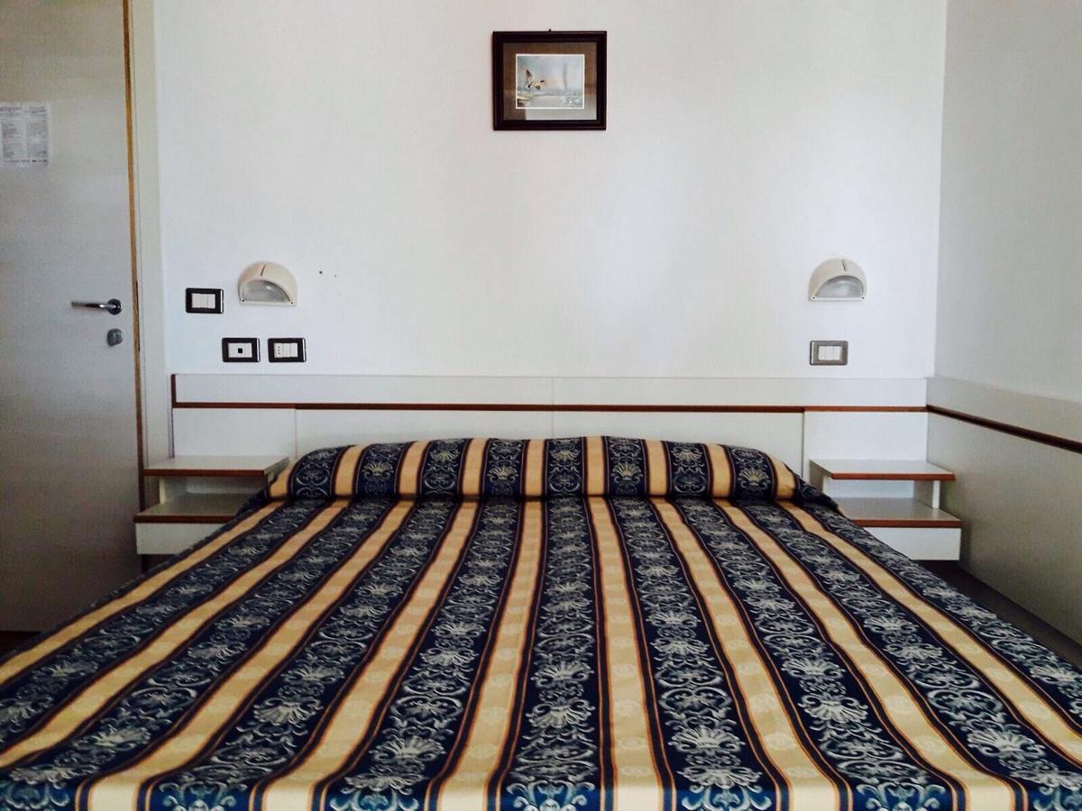 Hotel Riva Rimini Dış mekan fotoğraf